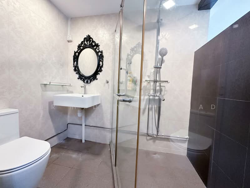 123 Pasir Ris Street 11, 123 Pasir Ris Street 11, 4 Bedrooms, 1,582 sqft, HDB Flat For Sale, by Nur Hidayah Ahmad, 500178561 - Master Bathroom - PropertyGuru.com.sg