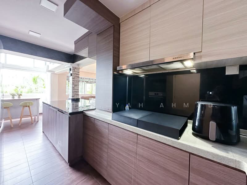 123 Pasir Ris Street 11, 123 Pasir Ris Street 11, 4 Bedrooms, 1,582 sqft, HDB Flat For Sale, by Nur Hidayah Ahmad, 500178561 - Kitchen - PropertyGuru.com.sg