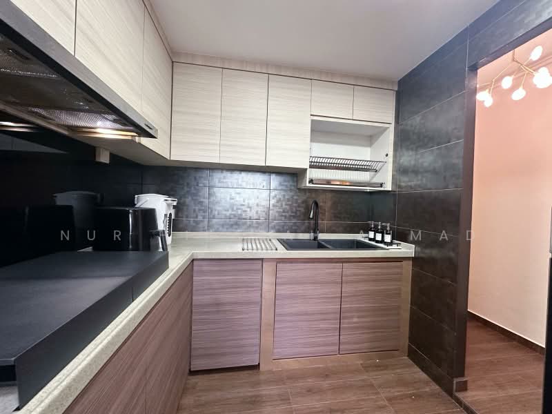 123 Pasir Ris Street 11, 123 Pasir Ris Street 11, 4 Bedrooms, 1,582 sqft, HDB Flat For Sale, by Nur Hidayah Ahmad, 500178561 - Kitchen - PropertyGuru.com.sg