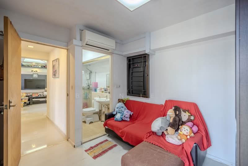 79A Toa Payoh Central, 79A Toa Payoh Central, 3 Bedrooms, 818 sqft, HDB Flat For Sale, by Brian Lee, 500178565 - Living Room - PropertyGuru.com.sg