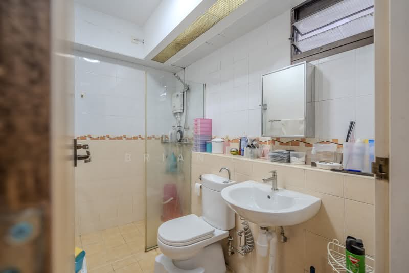 79A Toa Payoh Central, 79A Toa Payoh Central, 3 Bedrooms, 818 sqft, HDB Flat For Sale, by Brian Lee, 500178565 - Bathroom - PropertyGuru.com.sg