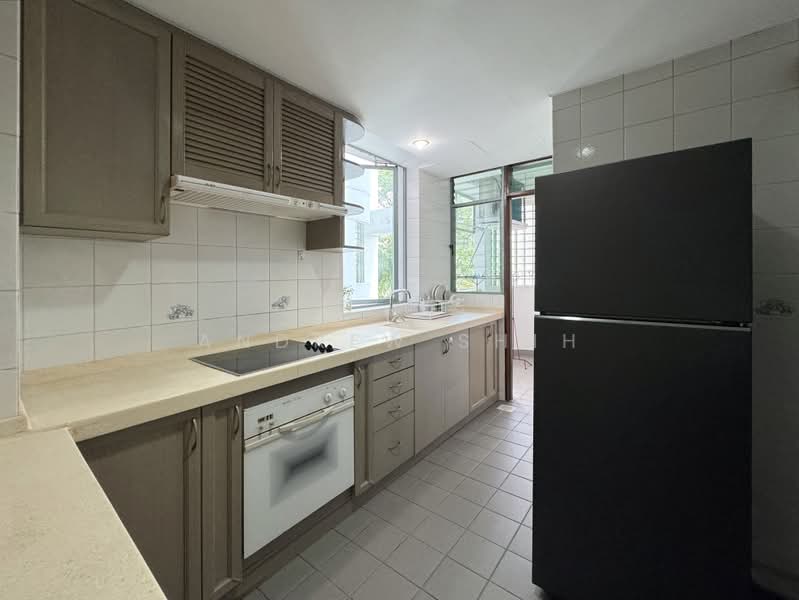 Astor Green, 3 Pine Grove, 2 Bedrooms, 1,066 sqft, Condominium For Rent, by Andrew Shih, 500178575 - Kitchen - PropertyGuru.com.sg