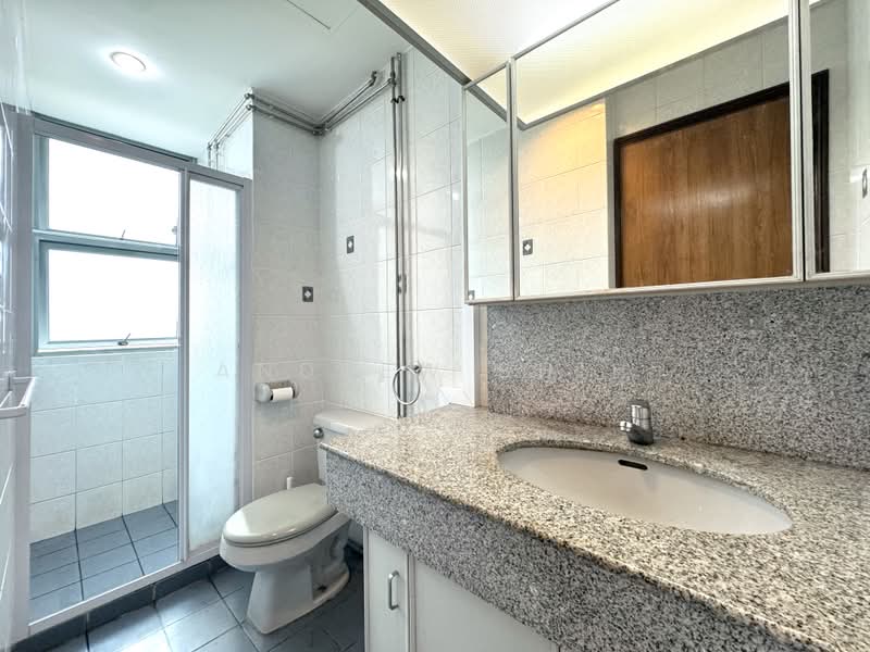 Astor Green, 3 Pine Grove, 2 Bedrooms, 1,066 sqft, Condominium For Rent, by Andrew Shih, 500178575 - Bathroom - PropertyGuru.com.sg