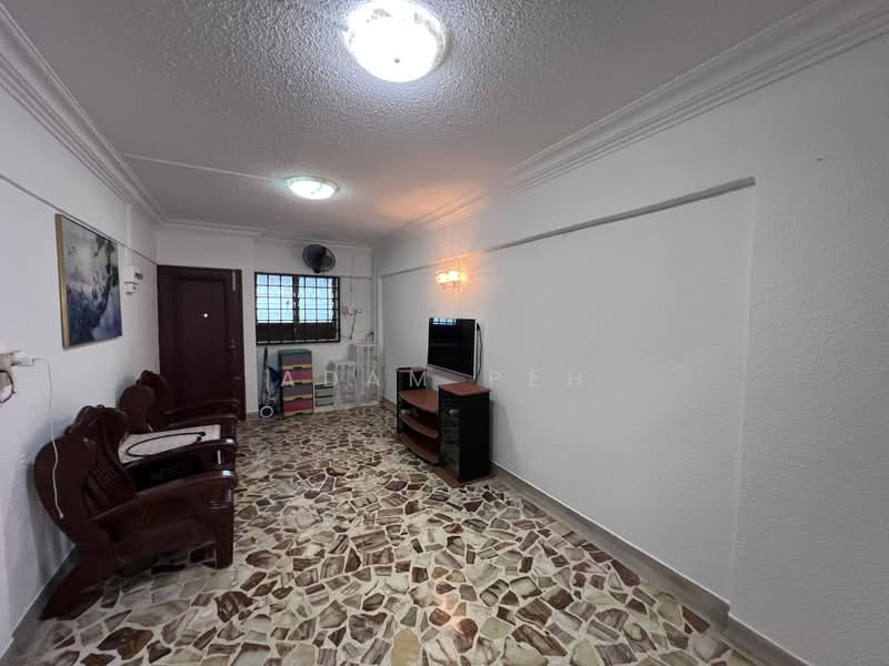 212 Ang Mo Kio Avenue 3, 212 Ang Mo Kio Avenue 3, 2 Bedrooms, 721 sqft, HDB Flat For Rent, by Adam Peh, 500178583 - Living Room - PropertyGuru.com.sg