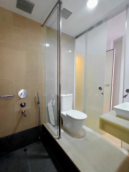 The Clift, 21 McCallum Street, 1 Bedroom, 527 sqft, Apartment For Sale, by Michelle Tay, 500178585 - Bathroom - PropertyGuru.com.sg