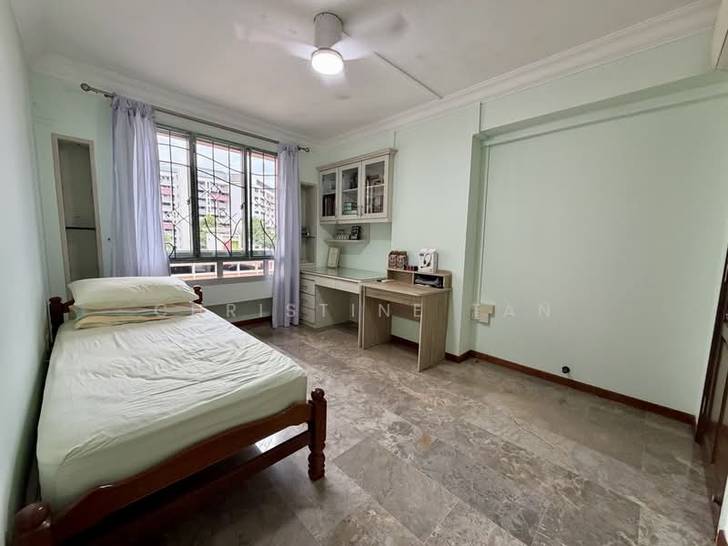 230H Tampines Street 21, 230H Tampines Street 21, 4 Bedrooms, 1,583 sqft, HDB Flat For Sale, by Christine Tan, 500178586 - Bedroom - PropertyGuru.com.sg