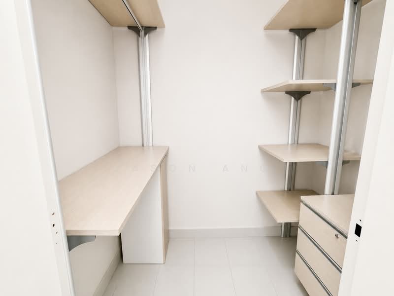 One Amber, 9 Amber Gardens, 1 Bedroom, 570 sqft, Condominium For Rent, by Jason Ang, 500178593 - Walk in wardrobe - PropertyGuru.com.sg