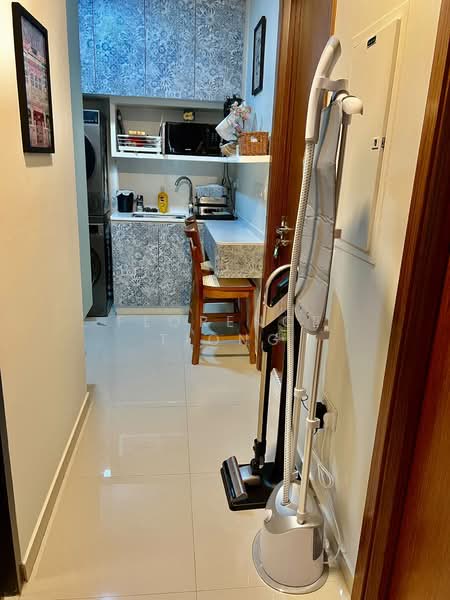 8 Farrer Suites, 8 Sing Joo Walk, Room Rental, 300 sqft, Apartment For Rent, by Florence Tiong, 500178601 - Kitchen - PropertyGuru.com.sg