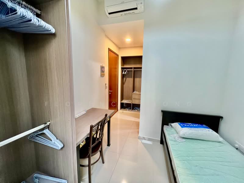 8 Farrer Suites, 8 Sing Joo Walk, Room Rental, 300 sqft, Apartment For Rent, by Florence Tiong, 500178601 - Bedroom - PropertyGuru.com.sg