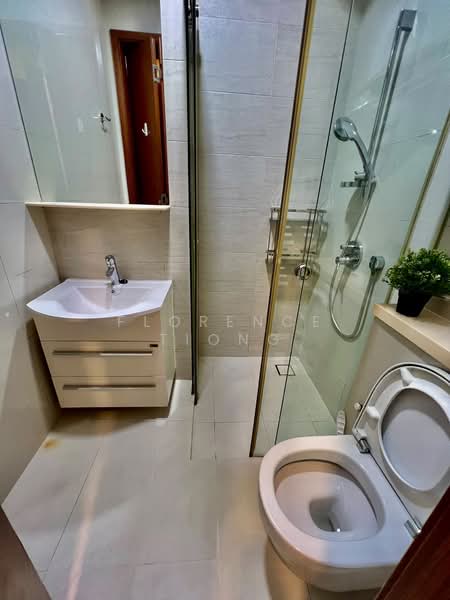 8 Farrer Suites, 8 Sing Joo Walk, Room Rental, 300 sqft, Apartment For Rent, by Florence Tiong, 500178601 - Bathroom - PropertyGuru.com.sg