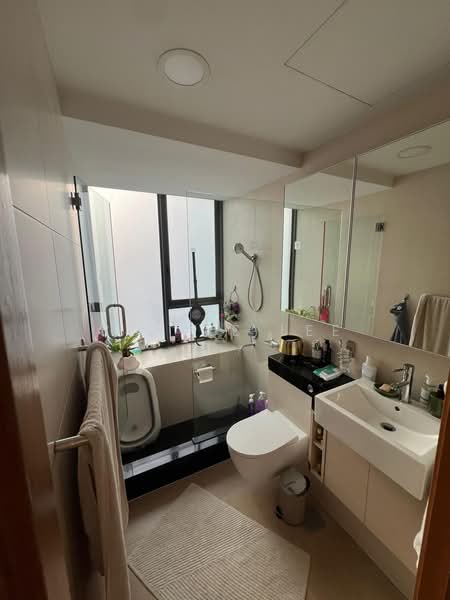 The Beacon, 130 Cantonment Road, 2 Bedrooms, 1,163 sqft, Apartment For Rent, by Claire Lee, 500178603 - Bathroom - PropertyGuru.com.sg