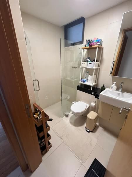 The Beacon, 130 Cantonment Road, 2 Bedrooms, 1,163 sqft, Apartment For Rent, by Claire Lee, 500178603 - Bathroom - PropertyGuru.com.sg