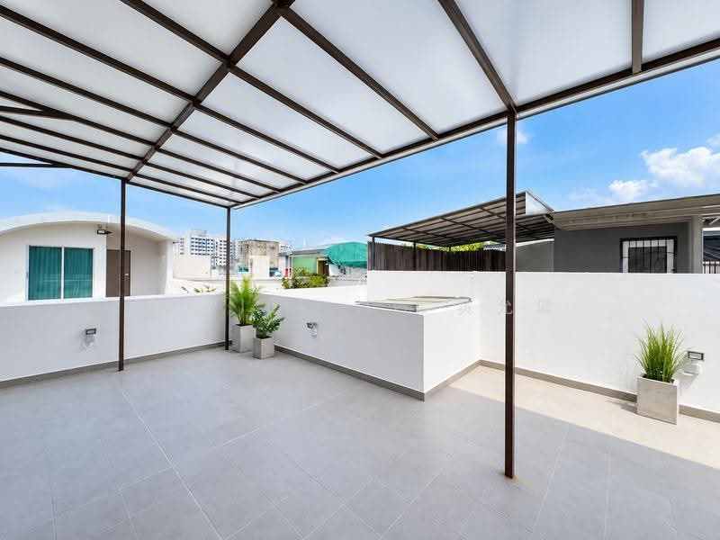 Atrium Residences, 11 Lorong 28 Geylang, Eunos / Geylang / Paya Lebar, 2 Bedrooms, 1,830 sqft, Apartment For Sale, by Javier Ng 黄允健, 500178605 - Balcony - PropertyGuru.com.sg
