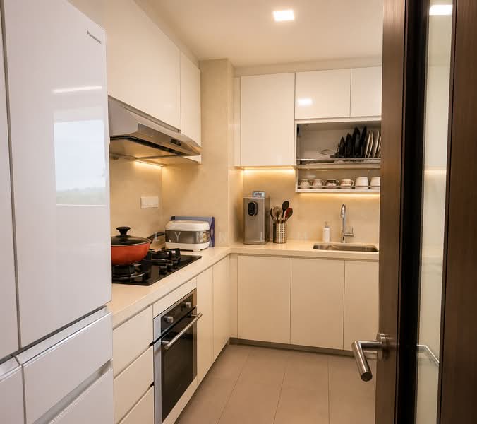 Heron Bay, 63 Upper Serangoon View, 3 Bedrooms, 1,033 sqft, Executive Condominium For Sale, by Lynn Lim, 500178609 - Kitchen - PropertyGuru.com.sg