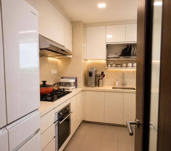 Heron Bay, 63 Upper Serangoon View, Hougang / Punggol / Sengkang, 3 Bedrooms, 1,033 sqft, Executive Condominium For Sale, by Lynn Lim, 500178609 - Kitchen - PropertyGuru.com.sg