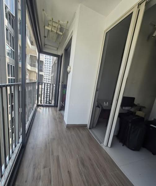 Heron Bay, 63 Upper Serangoon View, Hougang / Punggol / Sengkang, 3 Bedrooms, 1,033 sqft, Executive Condominium For Sale, by Lynn Lim, 500178609 - Balcony - PropertyGuru.com.sg