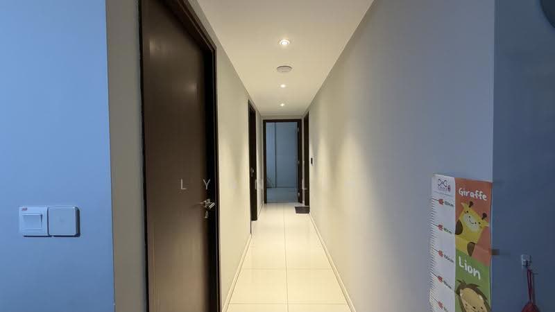 Heron Bay, 63 Upper Serangoon View, Hougang / Punggol / Sengkang, 3 Bedrooms, 1,033 sqft, Executive Condominium For Sale, by Lynn Lim, 500178609 - Hallway - PropertyGuru.com.sg