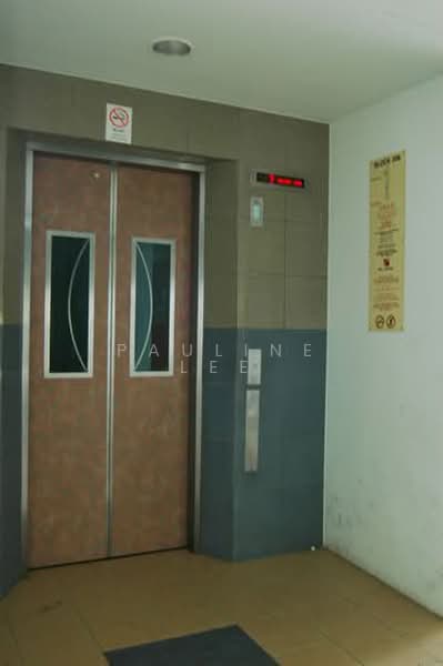 208 Bukit Batok Street 21, 208 Bukit Batok Street 21, Room Rental, 90 sqft, HDB Flat For Rent, by Pauline Lee, 500178629 - Lobby - PropertyGuru.com.sg