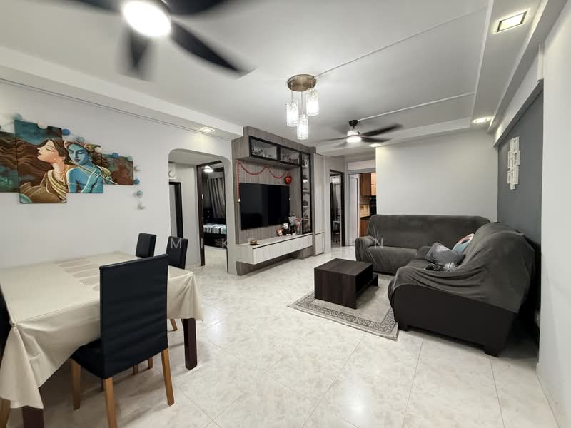 376 Clementi Avenue 4, 376 Clementi Avenue 4, 3 Bedrooms, 990 sqft, HDB Flat For Sale, by Mike Chen, 500178630 - Living Room - PropertyGuru.com.sg