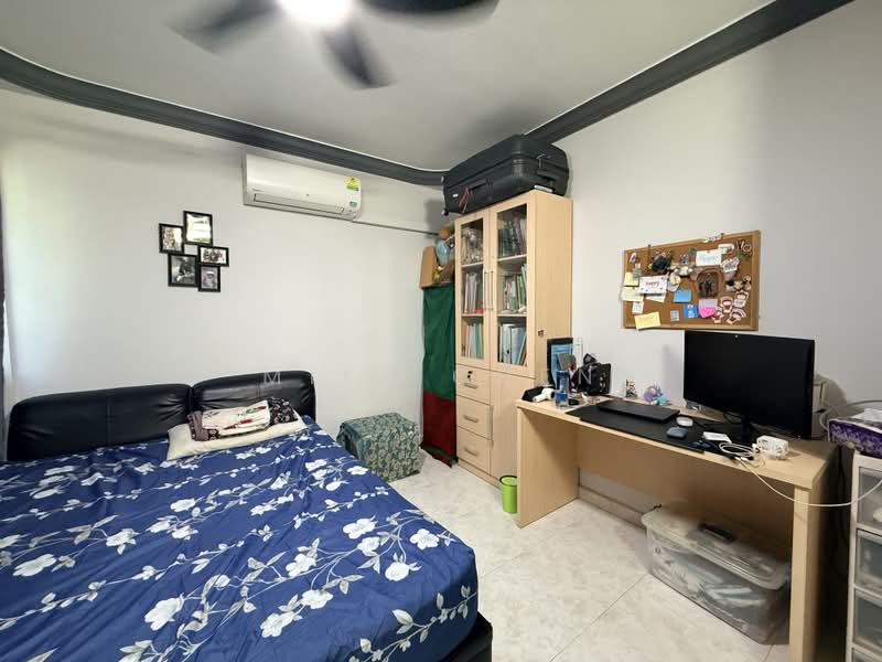 376 Clementi Avenue 4, 376 Clementi Avenue 4, 3 Bedrooms, 990 sqft, HDB Flat For Sale, by Mike Chen, 500178630 - Bedroom - PropertyGuru.com.sg