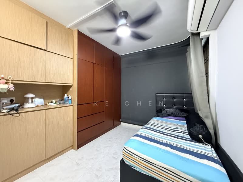 376 Clementi Avenue 4, 376 Clementi Avenue 4, 3 Bedrooms, 990 sqft, HDB Flat For Sale, by Mike Chen, 500178630 - Bedroom - PropertyGuru.com.sg