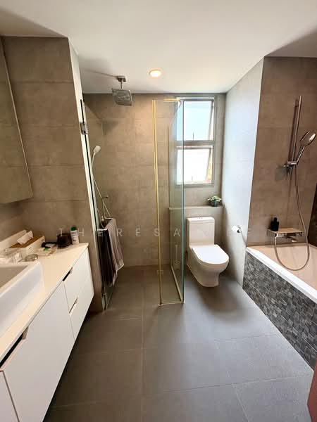 Aspen Heights, 261 River Valley Road, 4 Bedrooms, 1,582 sqft, Condominium For Sale, by Theresa Lee, 500178638 - Master Bathroom - PropertyGuru.com.sg