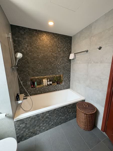Aspen Heights, 261 River Valley Road, 4 Bedrooms, 1,582 sqft, Condominium For Sale, by Theresa Lee, 500178638 - Master Bathroom - PropertyGuru.com.sg