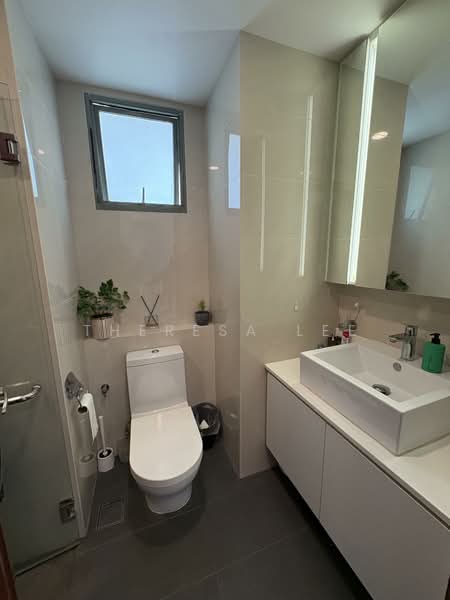 Aspen Heights, 261 River Valley Road, 4 Bedrooms, 1,582 sqft, Condominium For Sale, by Theresa Lee, 500178638 - Common Bathroom - PropertyGuru.com.sg