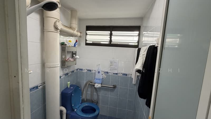 23 Marsiling Drive, 23 Marsiling Drive, 2 Bedrooms, 721 sqft, HDB Flat For Rent, by Mario Ong Jun Zhi, 500178639 - Bathroom - PropertyGuru.com.sg