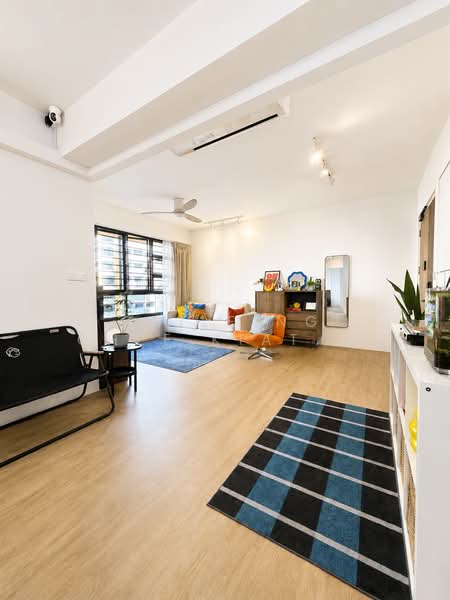 464A Bukit Batok West Avenue 8, 464A Bukit Batok West Avenue 8, 3 Bedrooms, 1,001 sqft, HDB Flat For Sale, by Guile Ng Chee Kiat (CK), 500178651 - Living Room - PropertyGuru.com.sg