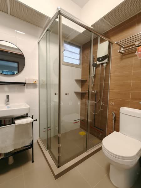 876C Tampines Avenue 8, 876C Tampines Avenue 8, 3 Bedrooms, 1,216 sqft, HDB Flat For Sale, by Margaret Ng, 500178659 - Bathroom - PropertyGuru.com.sg