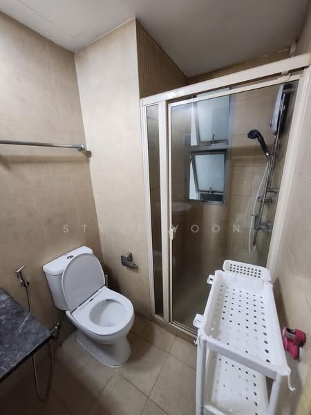 The Lakeshore, 31 Jurong West Street 41, Room Rental, 100 sqft, Condominium For Rent, by Steve Voon, 500178660 - Bathroom - PropertyGuru.com.sg