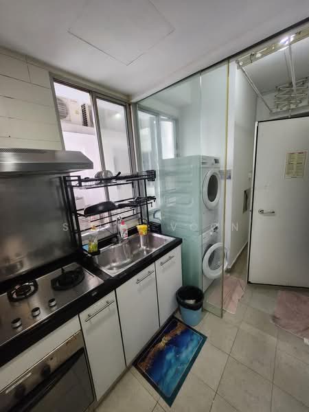 The Lakeshore, 31 Jurong West Street 41, Room Rental, 100 sqft, Condominium For Rent, by Steve Voon, 500178660 - Kitchen - PropertyGuru.com.sg