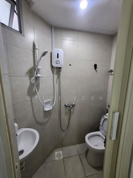 The Lakeshore, 31 Jurong West Street 41, Room Rental, 100 sqft, Condominium For Rent, by Steve Voon, 500178660 - Bathroom - PropertyGuru.com.sg