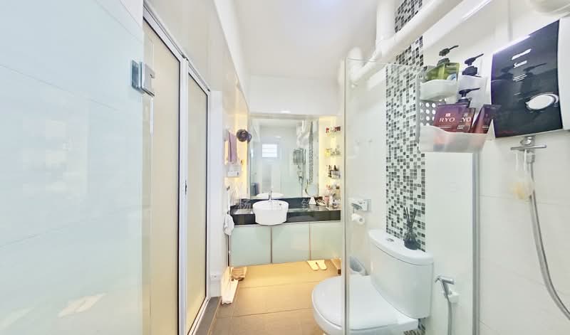 87 Telok Blangah Heights, 87 Telok Blangah Heights, 3 Bedrooms, 969 sqft, HDB Flat For Sale, by Yong Wee Foong 杨伟锋, 500178672 - Bathroom - PropertyGuru.com.sg