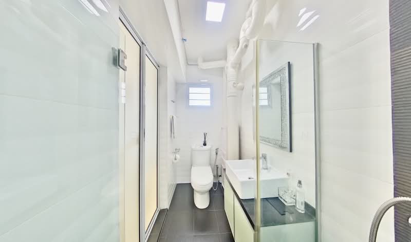 87 Telok Blangah Heights, 87 Telok Blangah Heights, 3 Bedrooms, 969 sqft, HDB Flat For Sale, by Yong Wee Foong 杨伟锋, 500178672 - Bathroom - PropertyGuru.com.sg