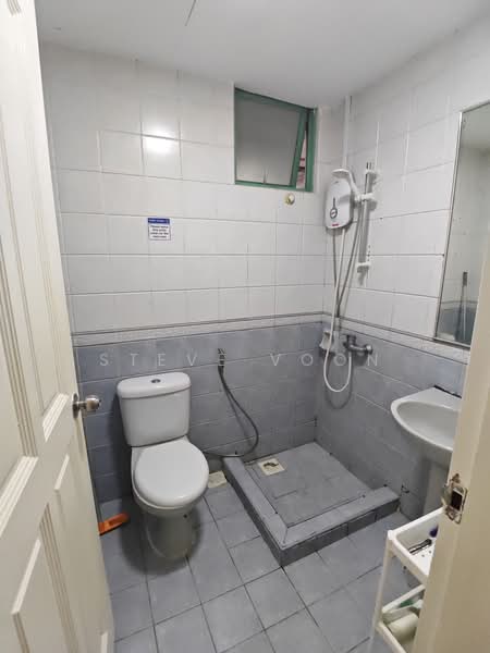 The Sunny Spring, 50 Lorong 40 Geylang, Room Rental, 200 sqft, Apartment For Rent, by Steve Voon, 500178680 - Bathroom - PropertyGuru.com.sg