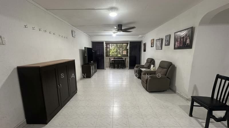 461 Jurong West Street 41, 461 Jurong West Street 41, 3 Bedrooms, 1,302 sqft, HDB Flat For Sale, by Sandy Hong, 500178681 - Living Room - PropertyGuru.com.sg