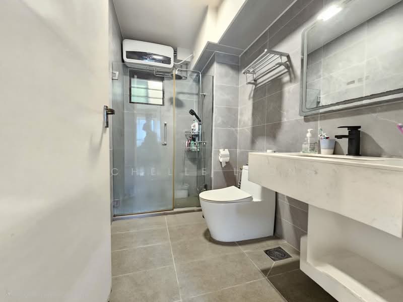 435A Fernvale Road, 435A Fernvale Road, 3 Bedrooms, 1,012 sqft, HDB Flat For Sale, by Michelle Leong, 500178686 - Bathroom - PropertyGuru.com.sg