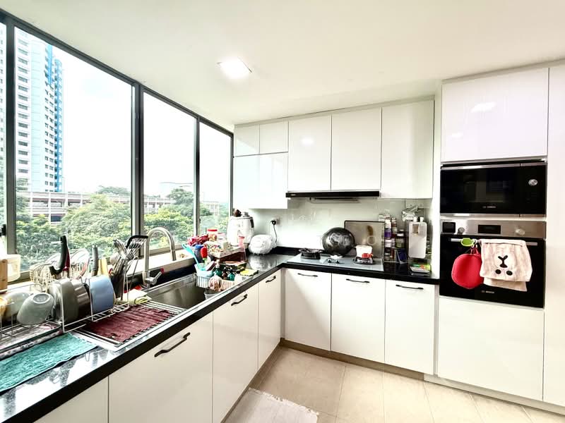 The Quintet, 44 Choa Chu Kang Street 64, 3 Bedrooms, 1,302 sqft, Condominium For Sale, by Ricky Teo, 500178687 - Kitchen with wide window - PropertyGuru.com.sg