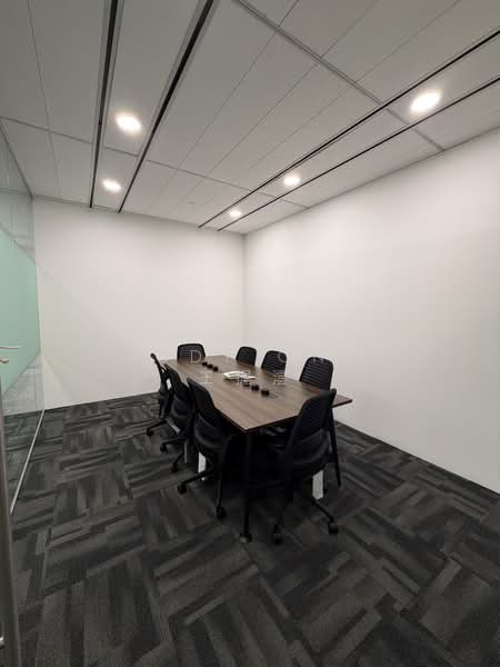The Heeren, 260 Orchard Road, 723 sqft, Office For Rent, by Eddy Ong 王握澐, 500178699 - Meeting Room - CommercialGuru.com.sg
