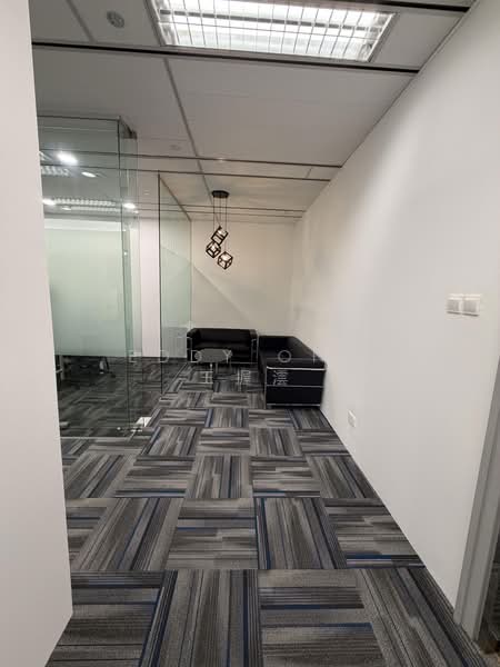 The Heeren, 260 Orchard Road, 723 sqft, Office For Rent, by Eddy Ong 王握澐, 500178699 - Reception - CommercialGuru.com.sg