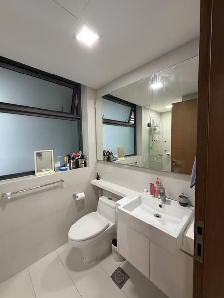 The Topiary, 19 Fernvale Lane, 3 Bedrooms, 1,055 sqft, Executive Condominium For Sale, by Eddy Ong 王握澐, 500178705 - Bathroom - PropertyGuru.com.sg