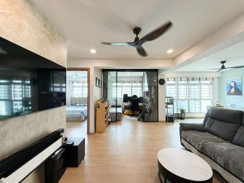 422B Northshore Drive, 422B Northshore Drive, 3 Bedrooms, 1,001 sqft, HDB Flat For Sale, by Kenneth Yeo, 500178712 - Living Room - PropertyGuru.com.sg