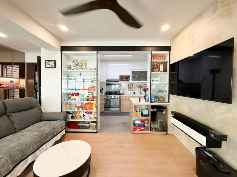 422B Northshore Drive, 422B Northshore Drive, 3 Bedrooms, 1,001 sqft, HDB Flat For Sale, by Kenneth Yeo, 500178712 - Living Room - PropertyGuru.com.sg
