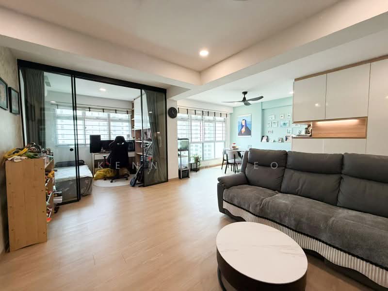 422B Northshore Drive, 422B Northshore Drive, 3 Bedrooms, 1,001 sqft, HDB Flat For Sale, by Kenneth Yeo, 500178712 - Living Room - PropertyGuru.com.sg