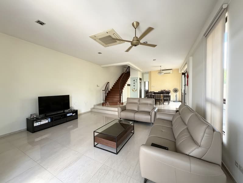 VALUE BUY! D19 4 storey semi-D with 6 beds 5 baths, , 6 Bedrooms, 4,329 sqft, Semi-Detached House For Sale, by Kyean Lim, 500178717 - Living Room - PropertyGuru.com.sg