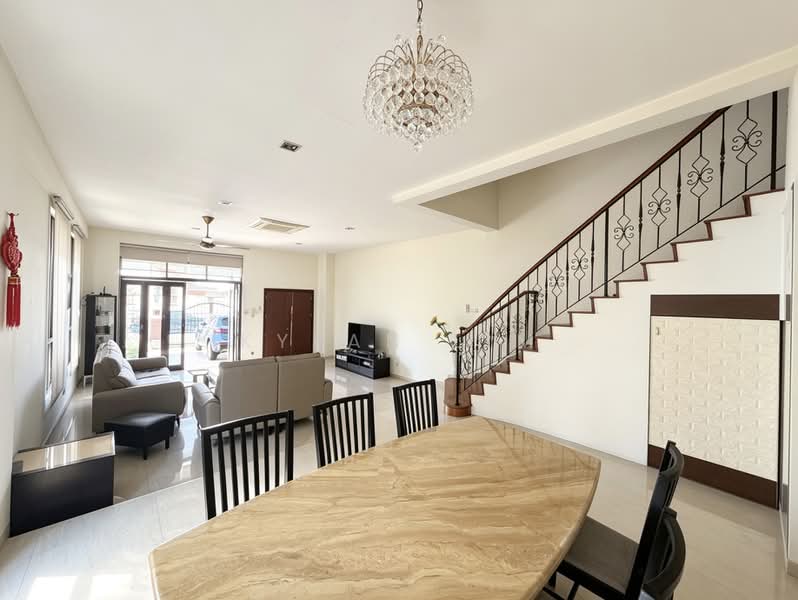 VALUE BUY! D19 4 storey semi-D with 6 beds 5 baths, , 6 Bedrooms, 4,329 sqft, Semi-Detached House For Sale, by Kyean Lim, 500178717 - Living Room - PropertyGuru.com.sg