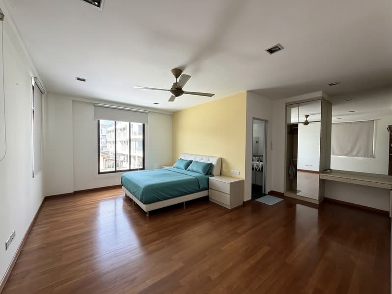VALUE BUY! D19 4 storey semi-D with 6 beds 5 baths, , 6 Bedrooms, 4,329 sqft, Semi-Detached House For Sale, by Kyean Lim, 500178717 - Bedroom - PropertyGuru.com.sg