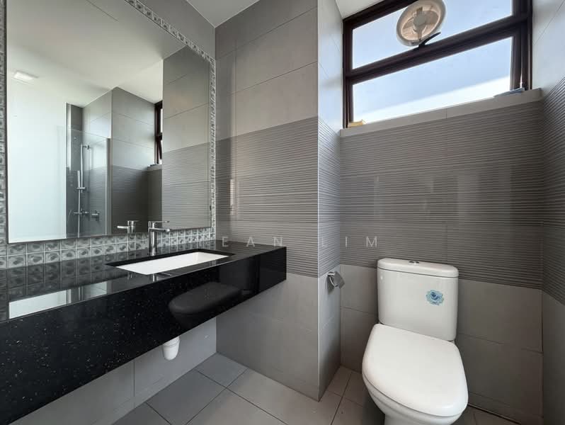 VALUE BUY! D19 4 storey semi-D with 6 beds 5 baths, , 6 Bedrooms, 4,329 sqft, Semi-Detached House For Sale, by Kyean Lim, 500178717 - Bathroom - PropertyGuru.com.sg